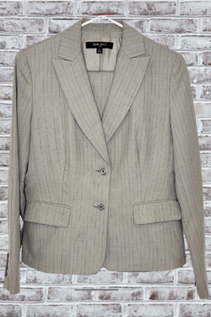 Nine West 2-PC Pant Suit - Size 8