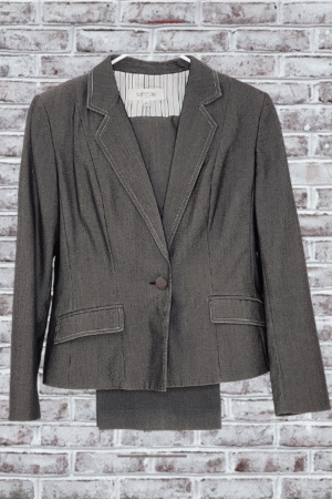 Suit Studio 2-PC Pant Suit - Size 8