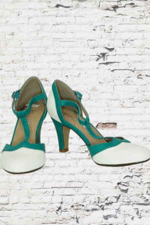 Chelsea Crew Daisy 38 Heels - US Size 7.5