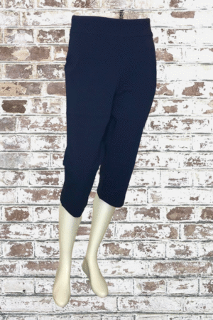 Dana Buchman Capri Stretch Pants - Size Medium
