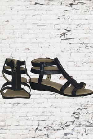 Whitemt. Sandals - Size 8.5