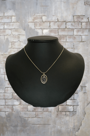 Fashion Jewelry 18" Oval Pendent Necklace