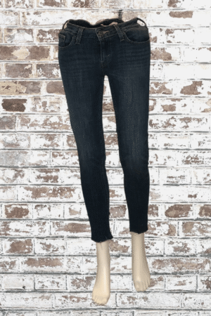 Levi Jeans - Size 25