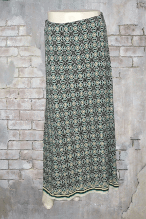 Max Edition Skirt - Size Medium