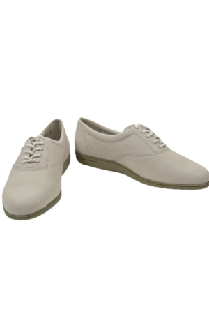 Easy Spirit Women's Motion Shoes - Size 6.5