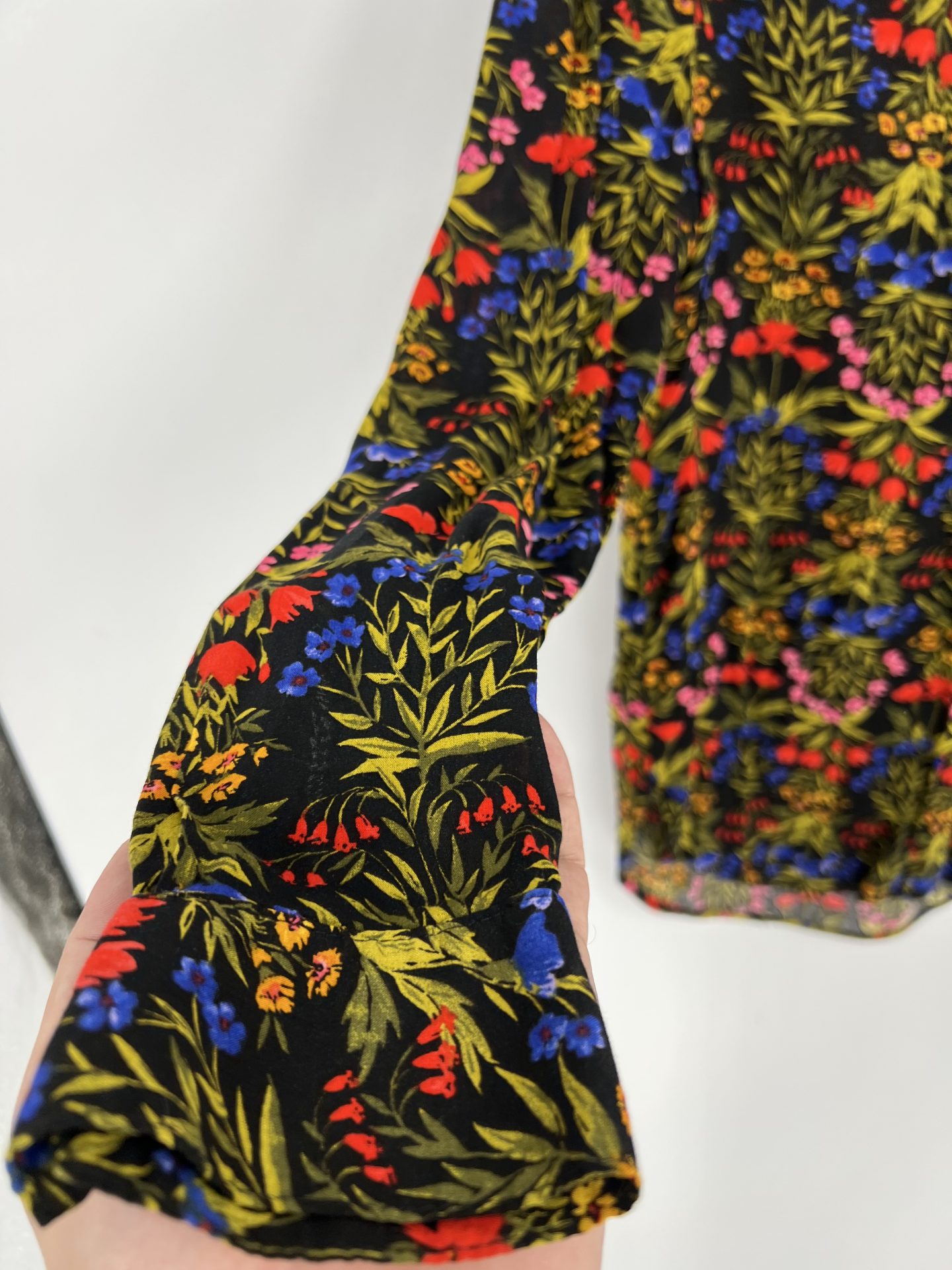 OLD NAVY TOP SIZE SMALL - Image 4