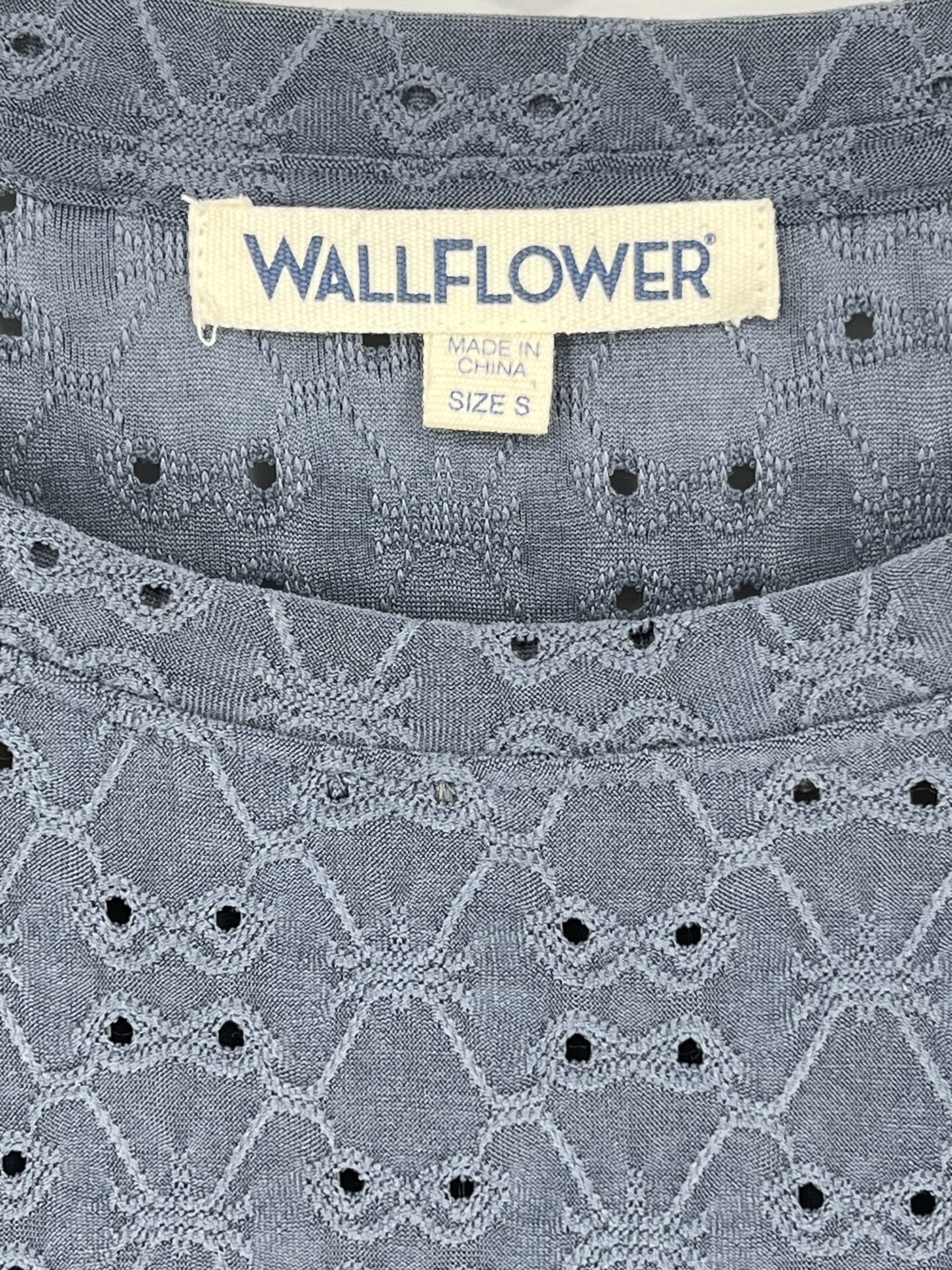 WallFlower Tops Size Small - Image 3