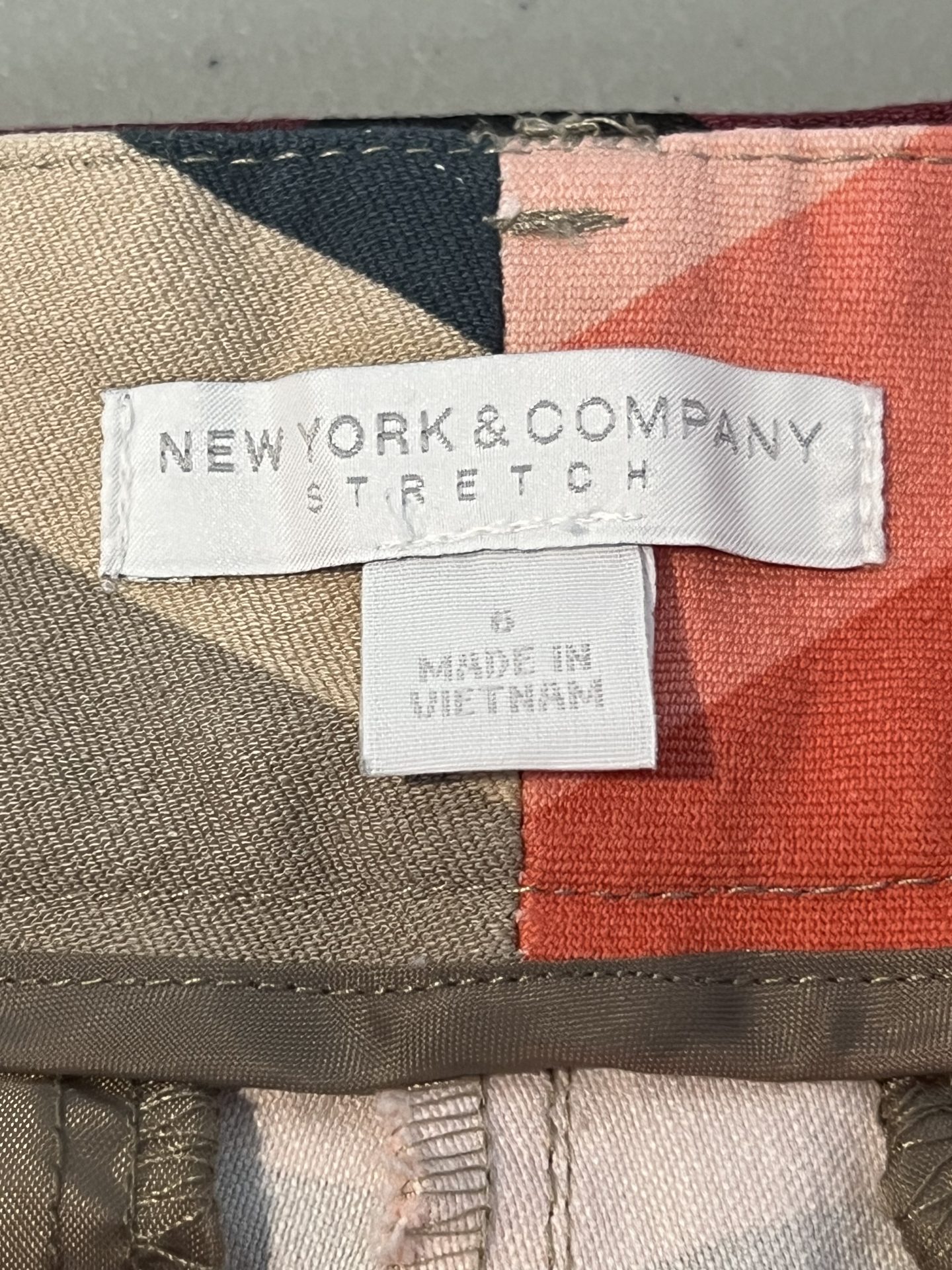 New York & Company Shorts Size - 6 - Image 6