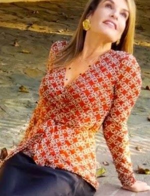 New Cabi Top Size Medium