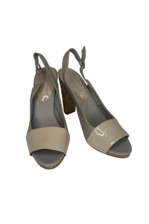 New Banana Republic Shoes Size 9