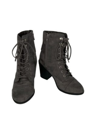 Report Mid-Heel Shoe Size 6