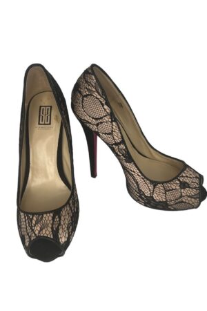 Signature by Shoedazzle Shoes Size 8.5
