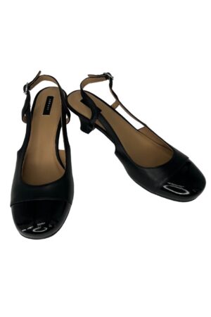 New Array Shoes Size 10M