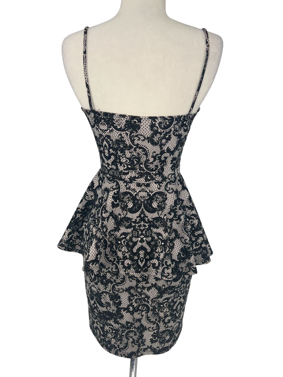 Annianna Cocktail Dress Size Medium - Image 2