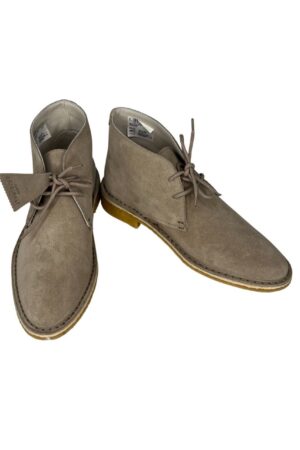 New Clarks Originals Boots Size 7
