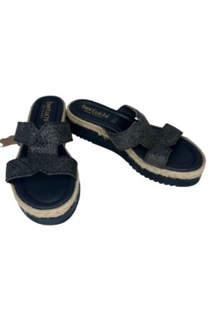 New Bertuchi Sandals Shoes Size 8