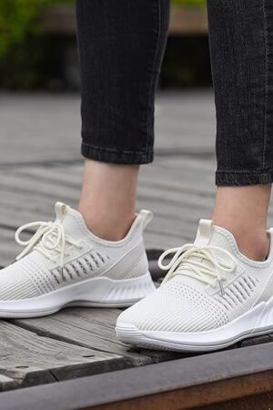 Womans Tennis Shoes Size 9.5