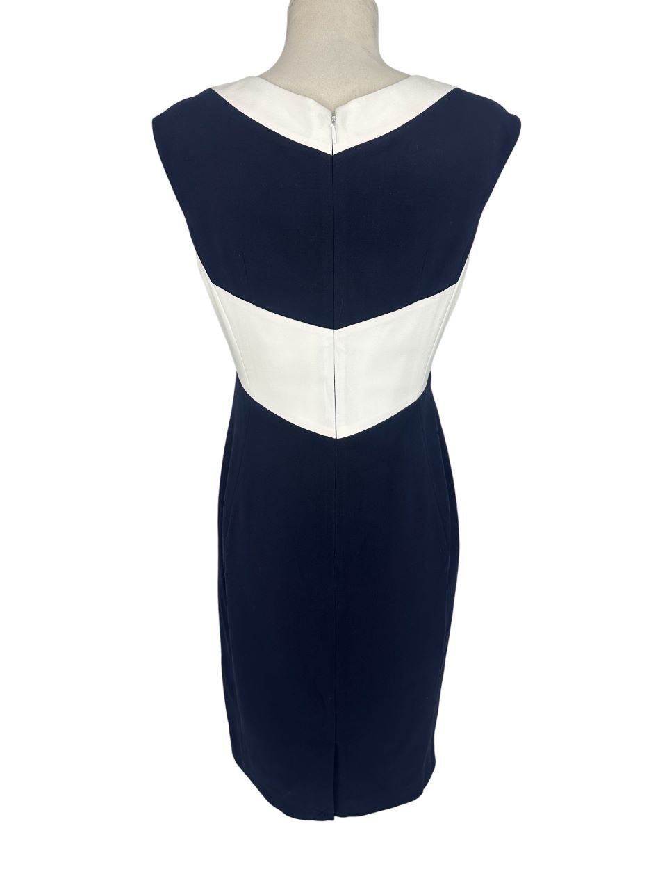 Calvin Klein Dress Size 6 - Image 2