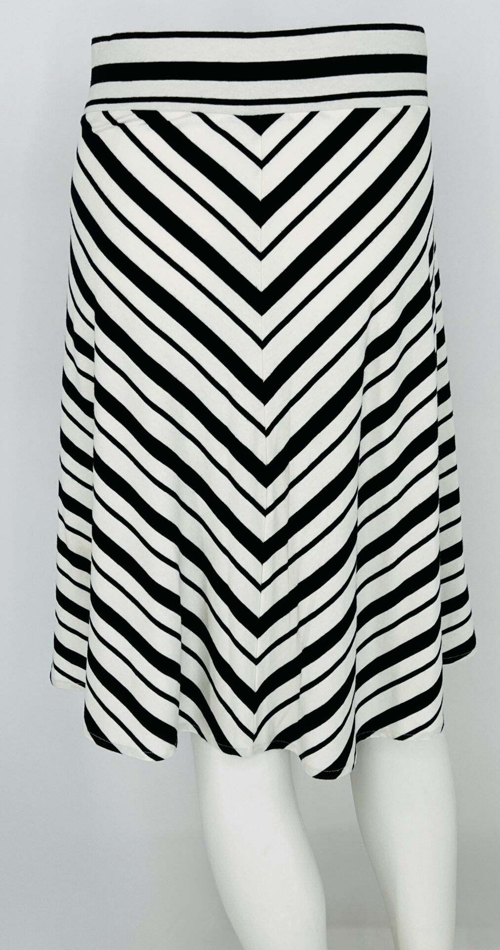 Ann Taylor Skirt – Size M - Image 2