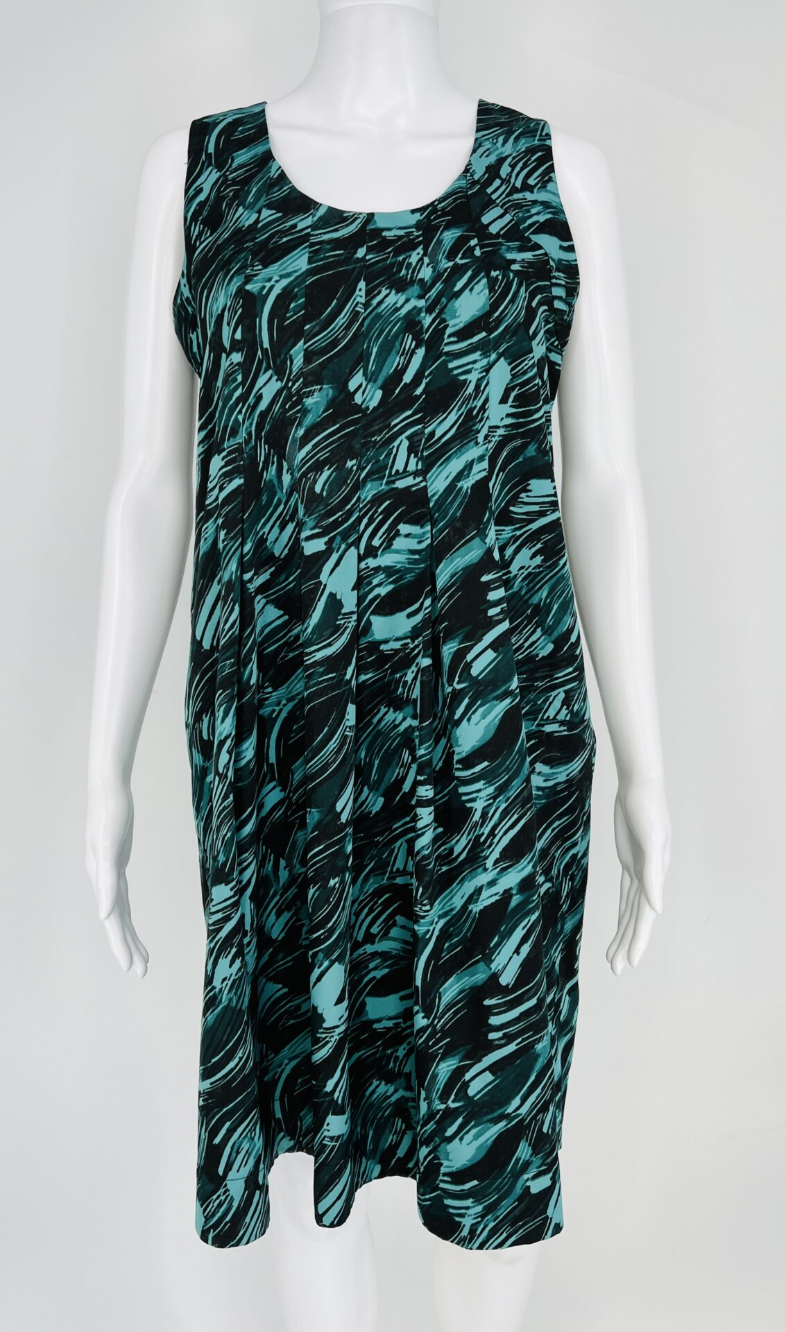 Simply Vera Dress – Size 4