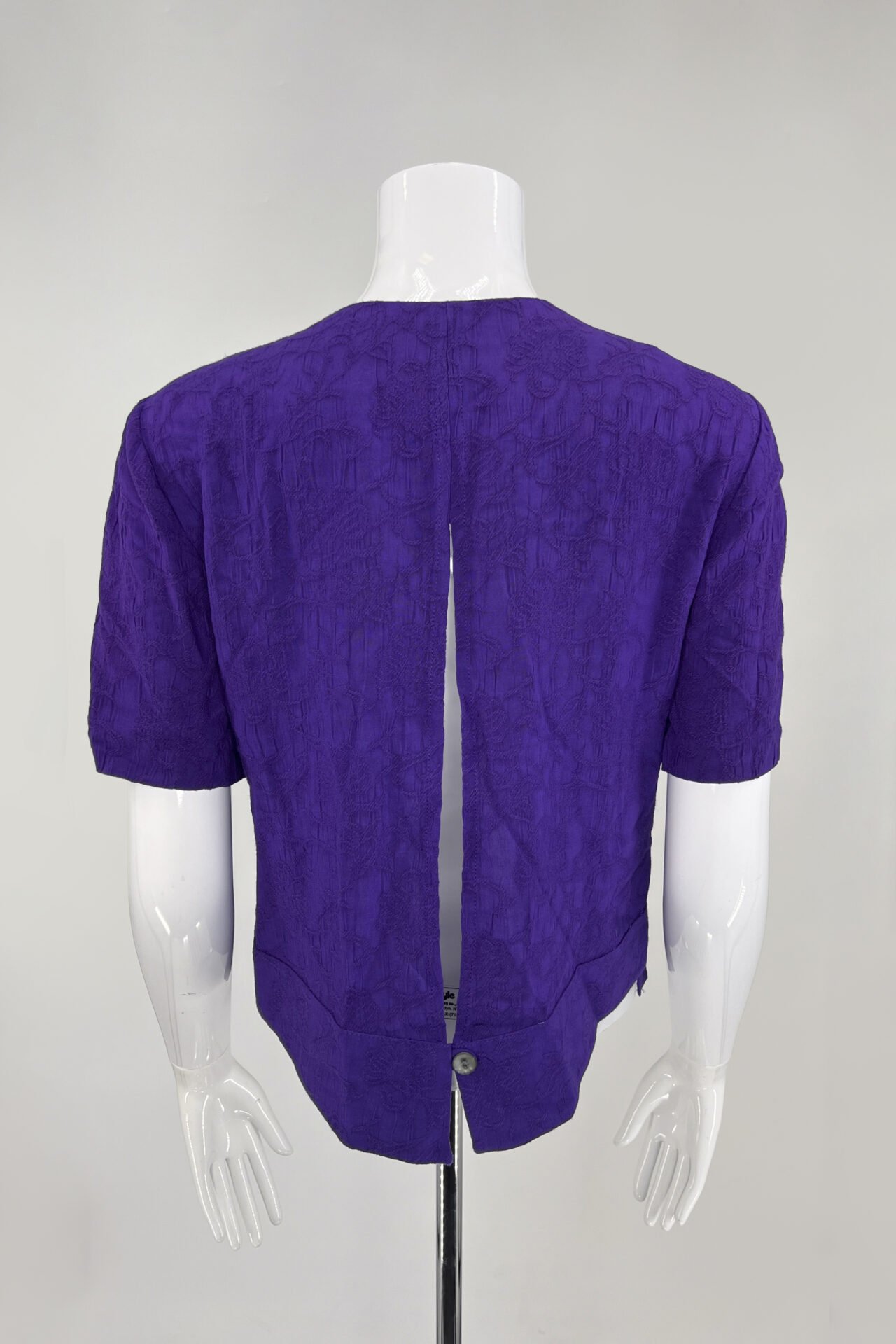 Karin Stevens Purple Textured Button-Front Top – Open Back – Size 6 - Image 2